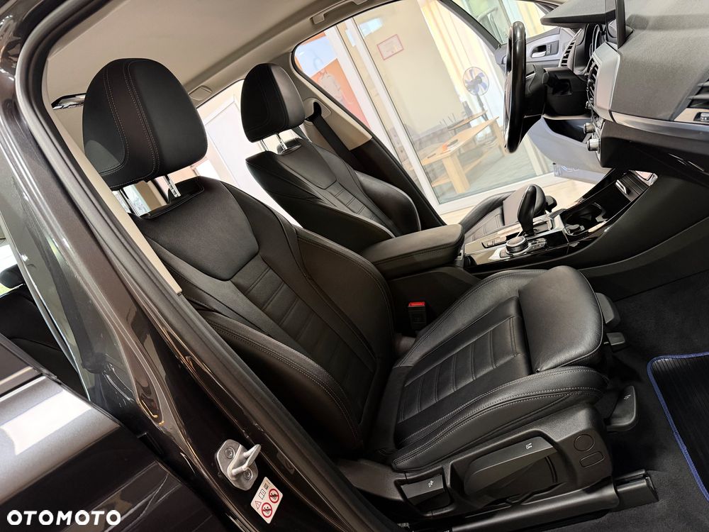 BMW X3 xDrive30e Luxury Line - 38