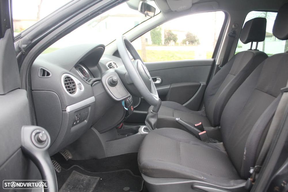 Renault Clio 1.5 dCi Dynamique S - 20