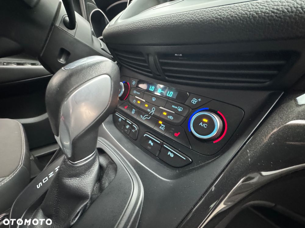 Ford Kuga 2.0 TDCi 4WD Titanium Plus - 29