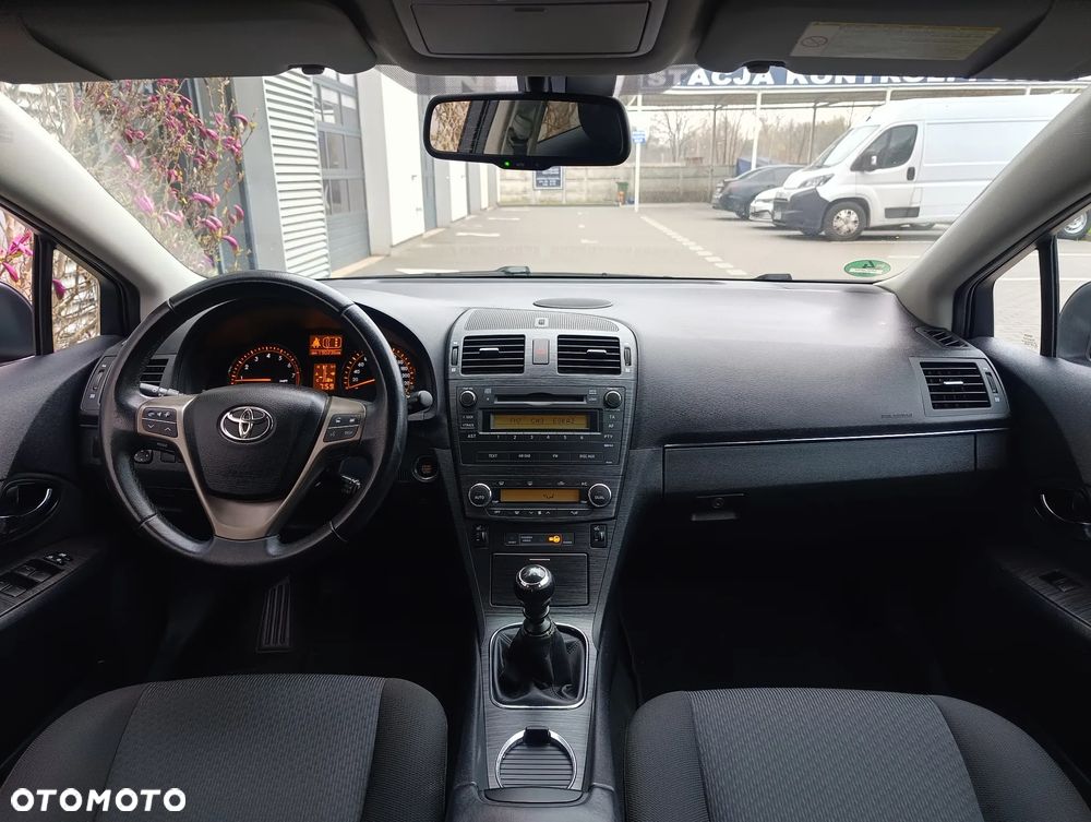 Toyota Avensis 2.0 Sol plus - 10