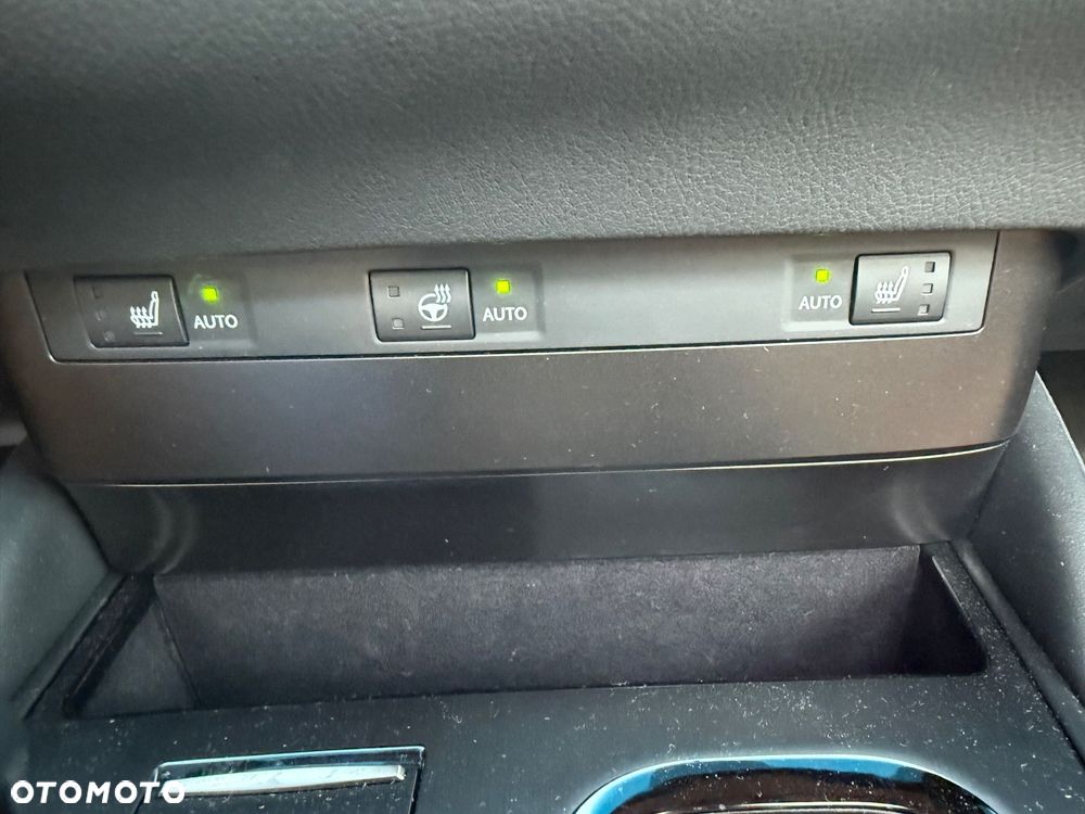 Lexus ES 300h Business Edition - 9