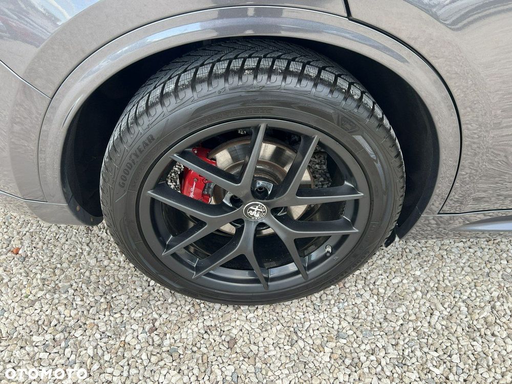 Alfa Romeo Stelvio - 38