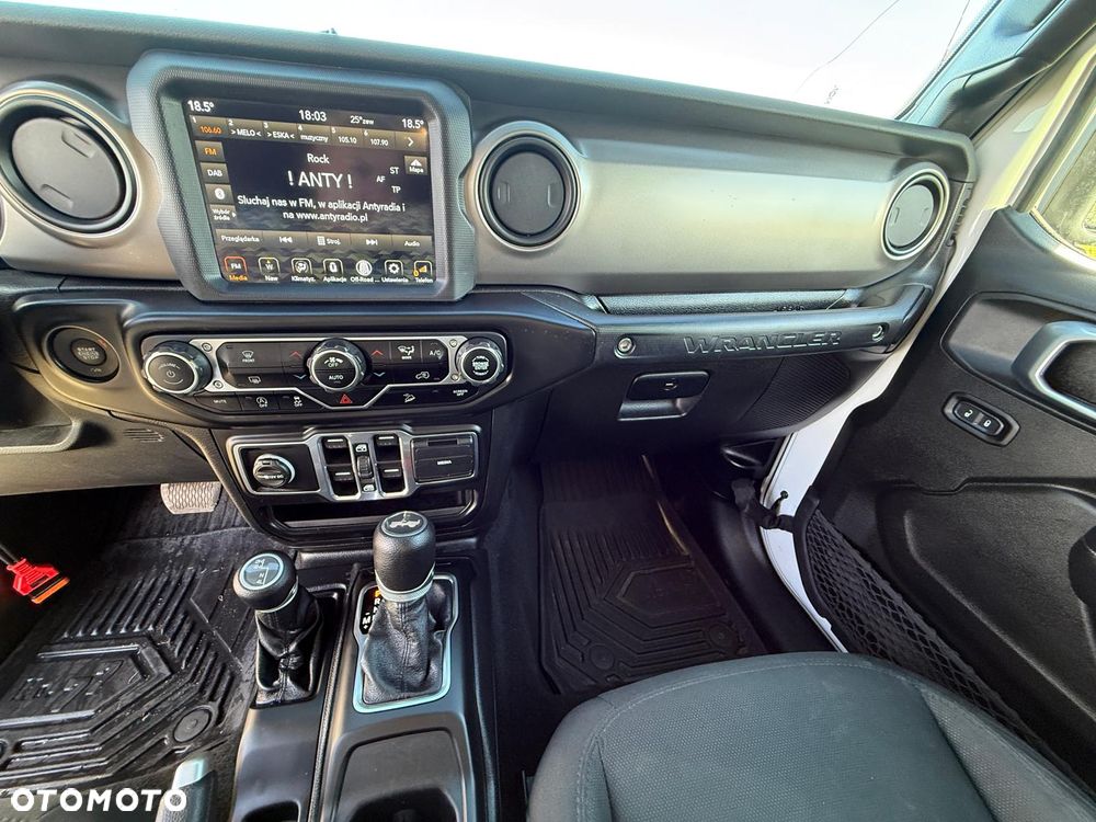 Jeep Wrangler - 33