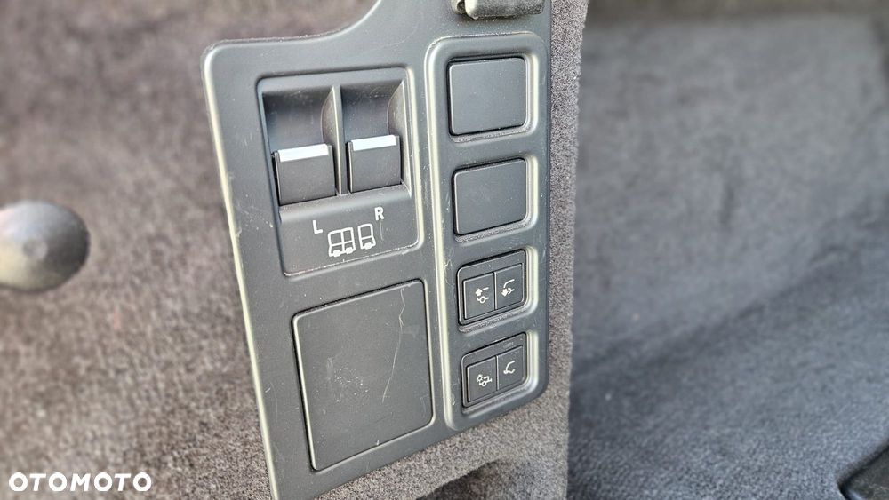 Land Rover Discovery - 17