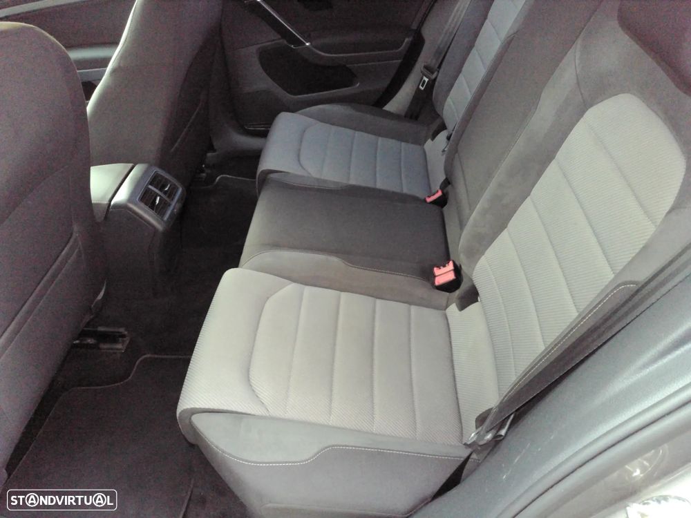 VW Golf 1.6 TDI R-Line - 9