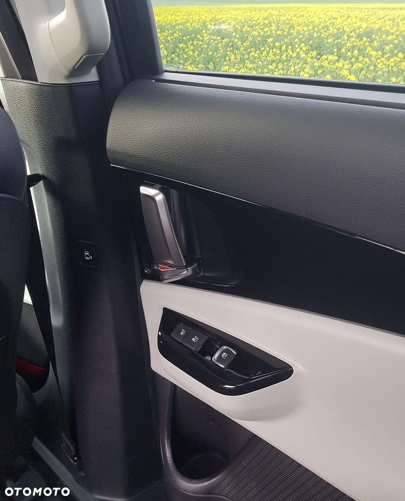 Kia Carnival - 20
