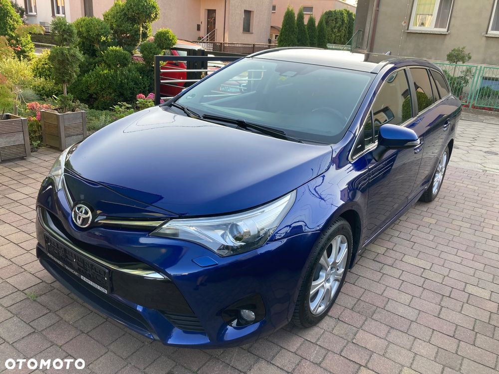 Toyota Avensis 2.0 D-4D Prestige - 2