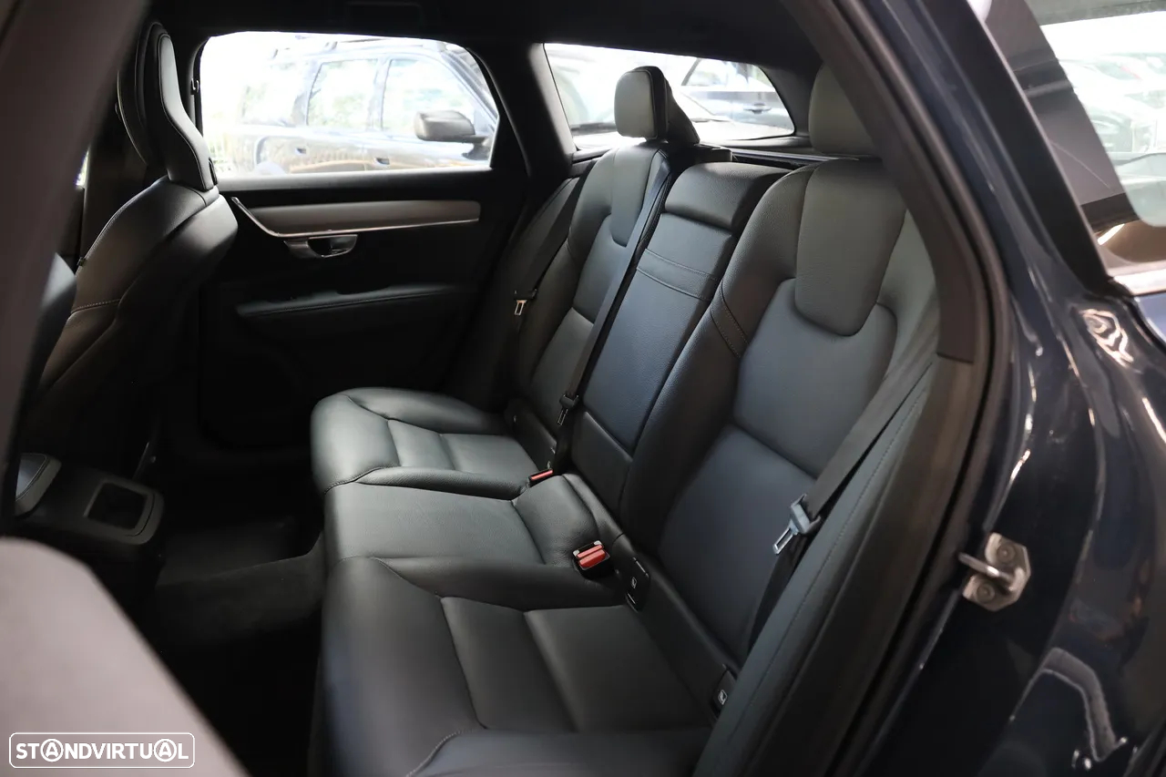 Volvo V90 2.0 B4 Momentum Plus Geartronic - 9