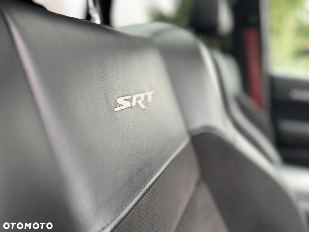 Jeep Grand Cherokee ver-6-4-v8-srt8 - 18