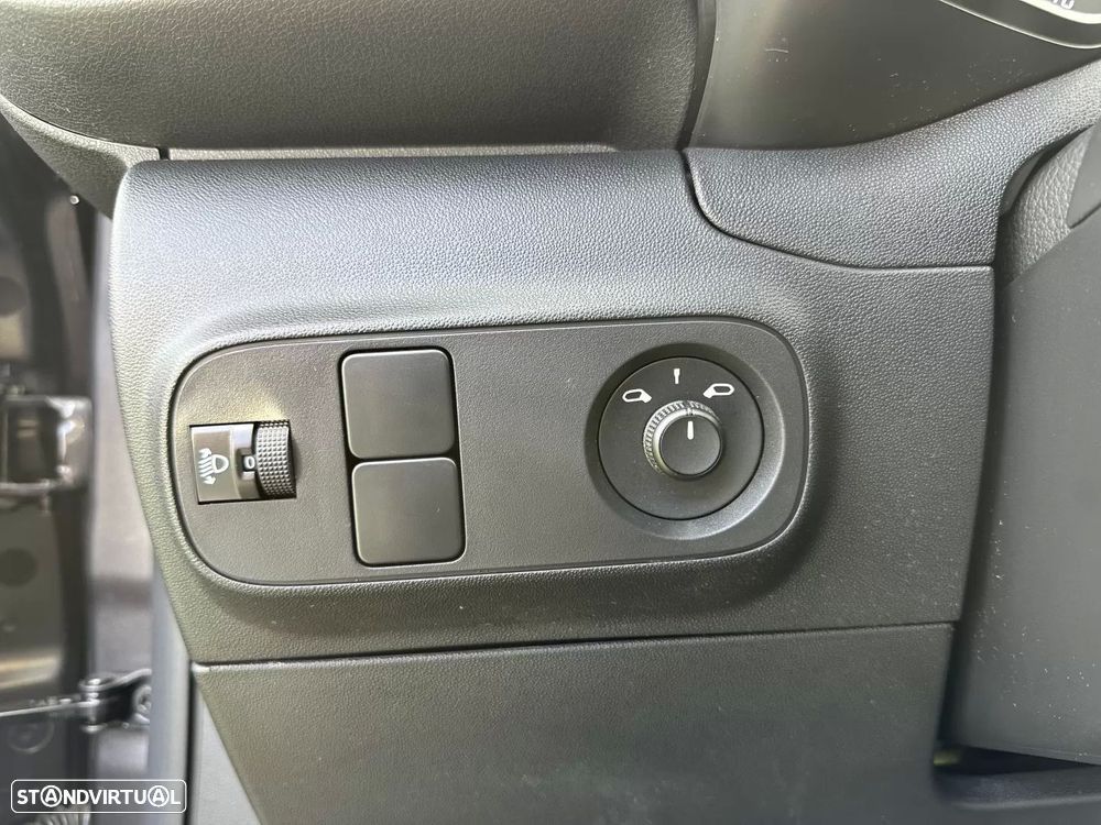 Citroën C3 1.2 PureTech Shine - 21