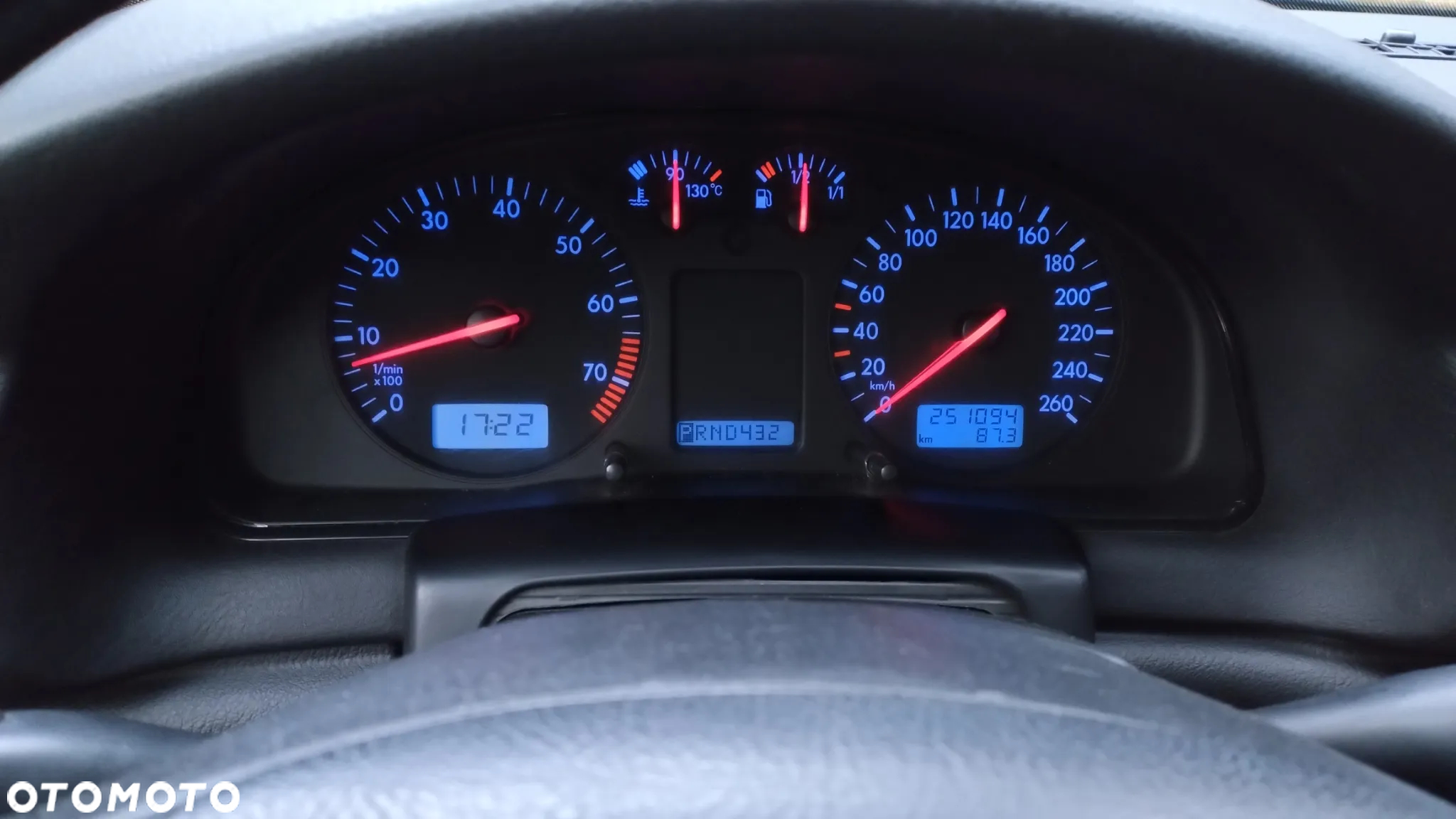 Volkswagen Passat - 2