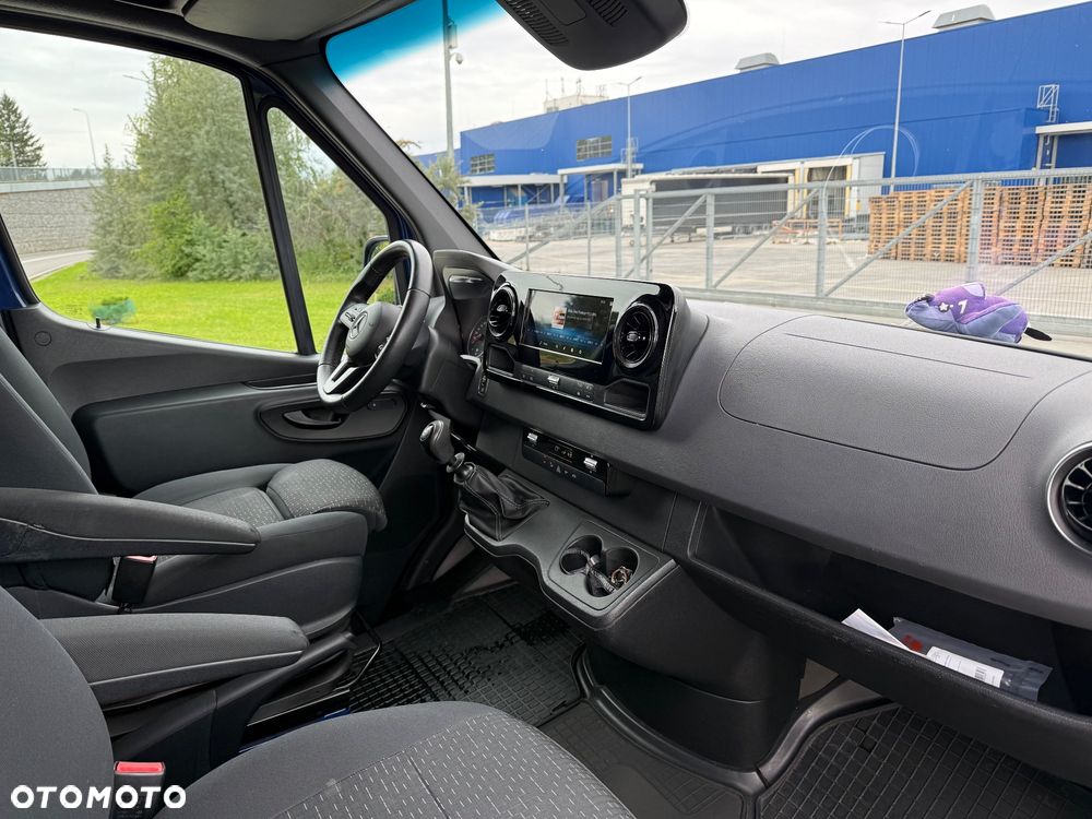 Mercedes-Benz Sprinter - 10