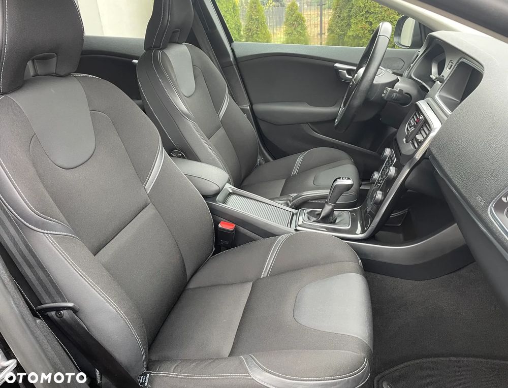 Volvo V40 D3 Momentum - 13