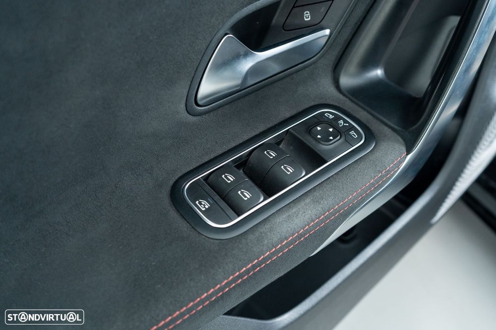 Mercedes-Benz CLA 250 e Shooting Brake AMG Line - 30