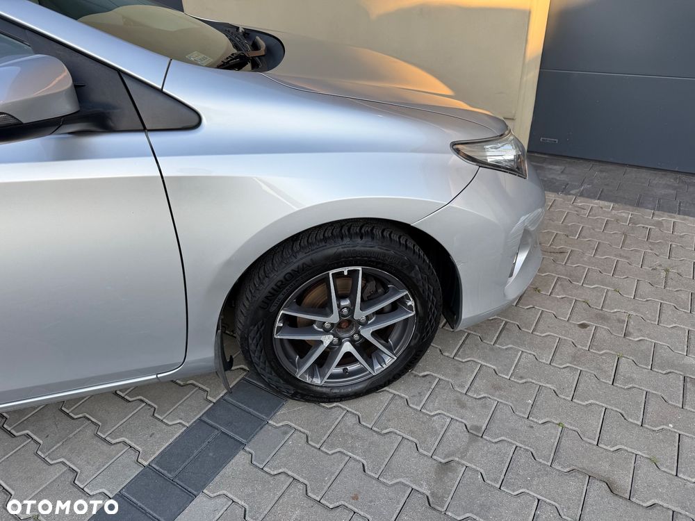 Toyota Auris 1.6 Premium Comfort - 22
