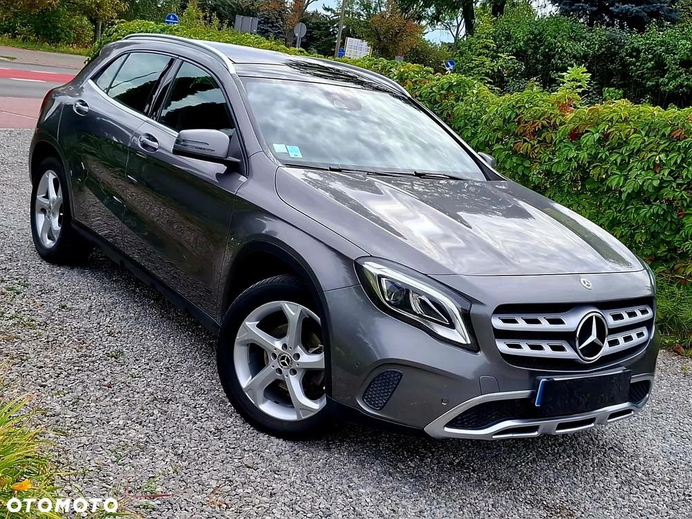Mercedes-Benz GLA - 4