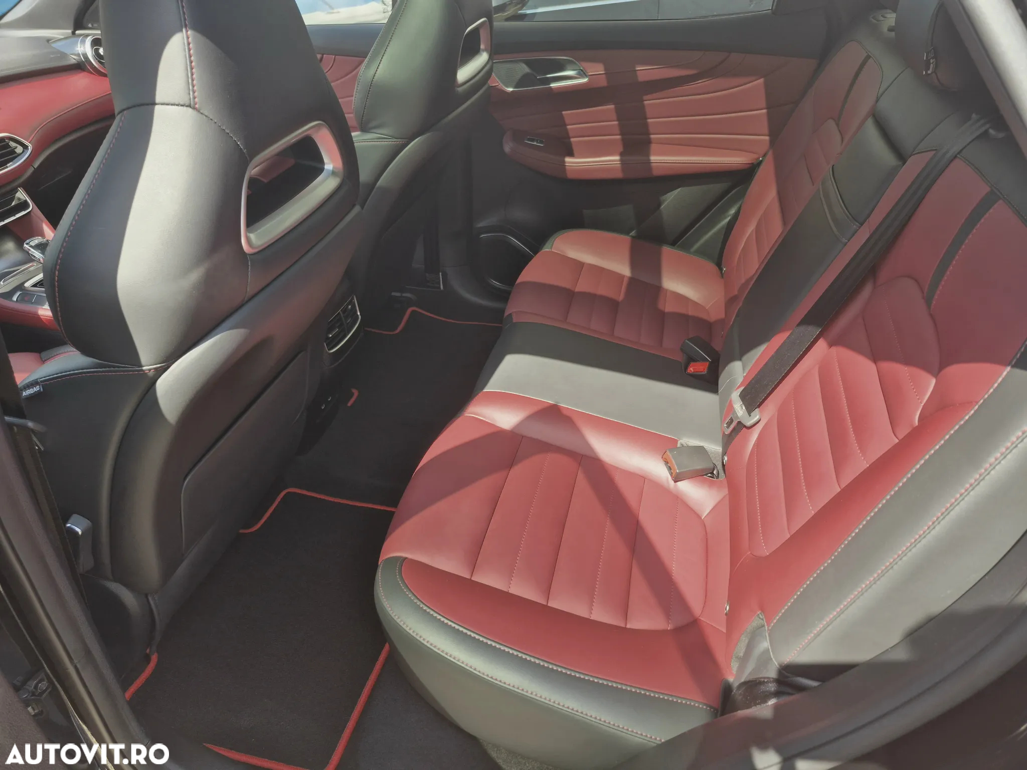 MG EHS 1.5T-GDI PHEV Luxury - 29