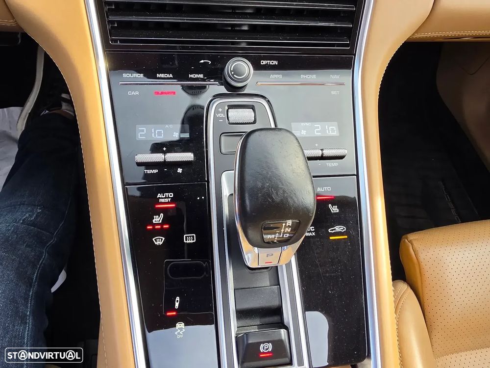 Porsche Panamera Turbo - 22