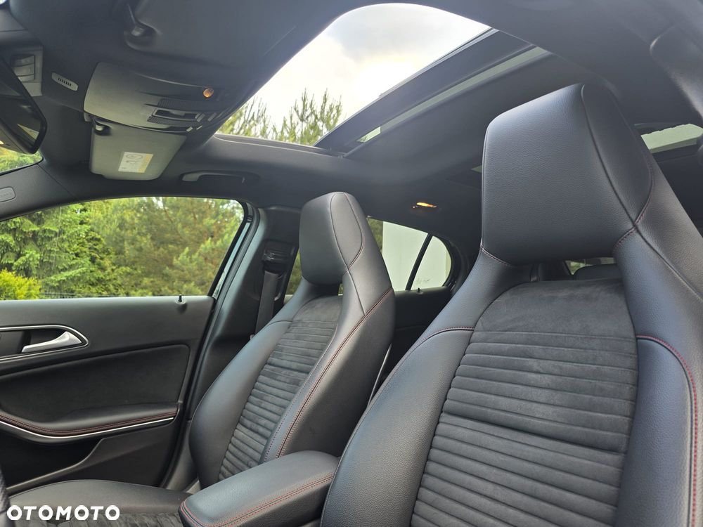 Mercedes-Benz GLA 250 7G-DCT AMG Line - 12