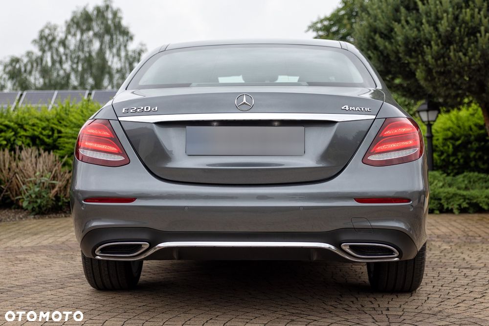 Mercedes-Benz Klasa E 220 d 4-Matic Business Edition 9G-TRONIC - 2