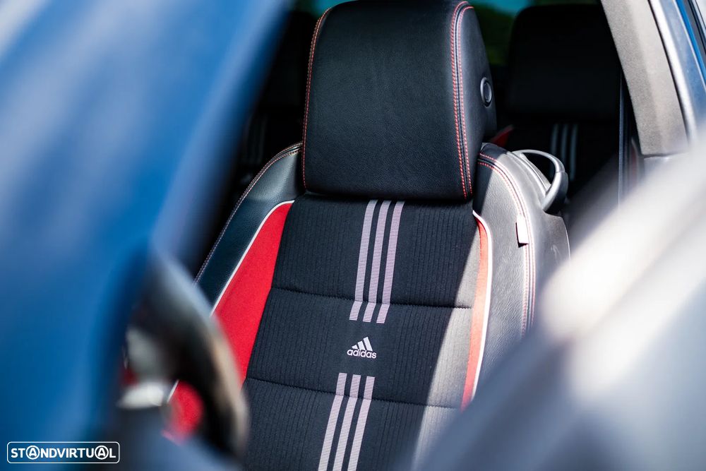 VW Golf 2.0 GTI DSG adidas - 12