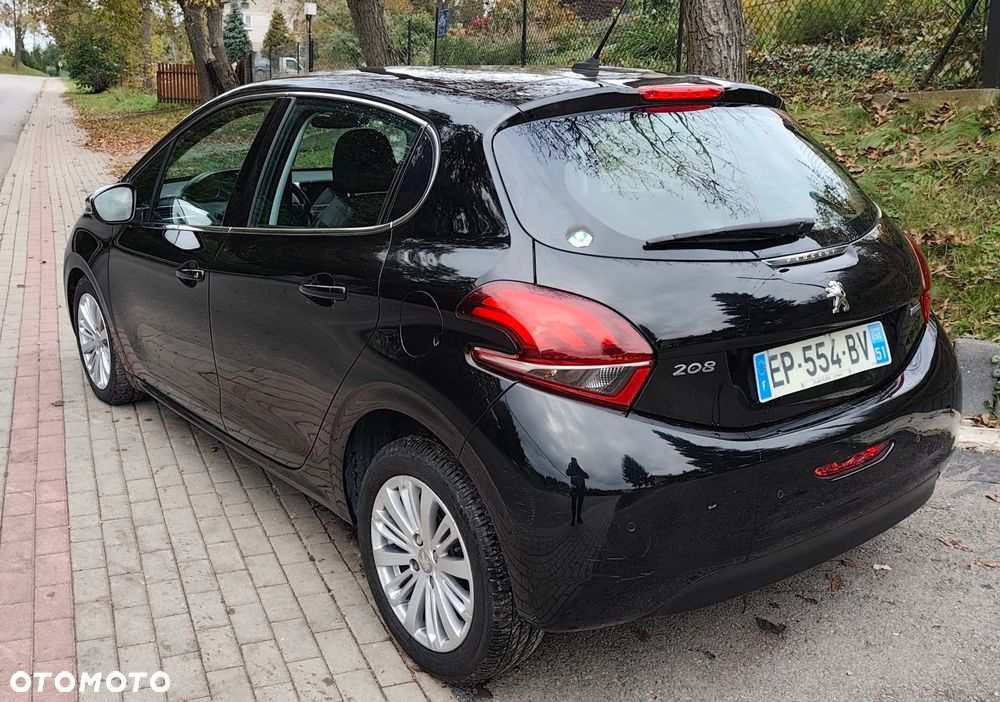 Peugeot 208 - 19