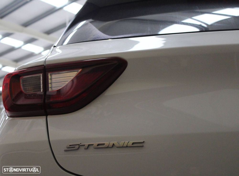 Kia Stonic - 10