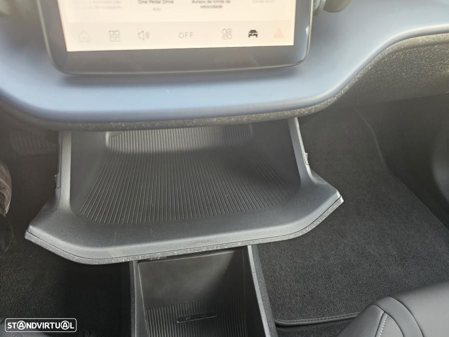 Volvo EX30 Single Motor Extended Range RWD Core - 43