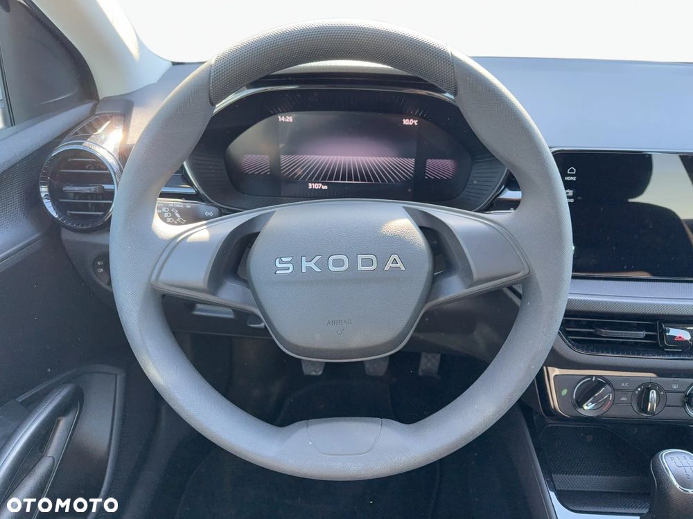 Skoda Fabia 1.0 Essence - 11
