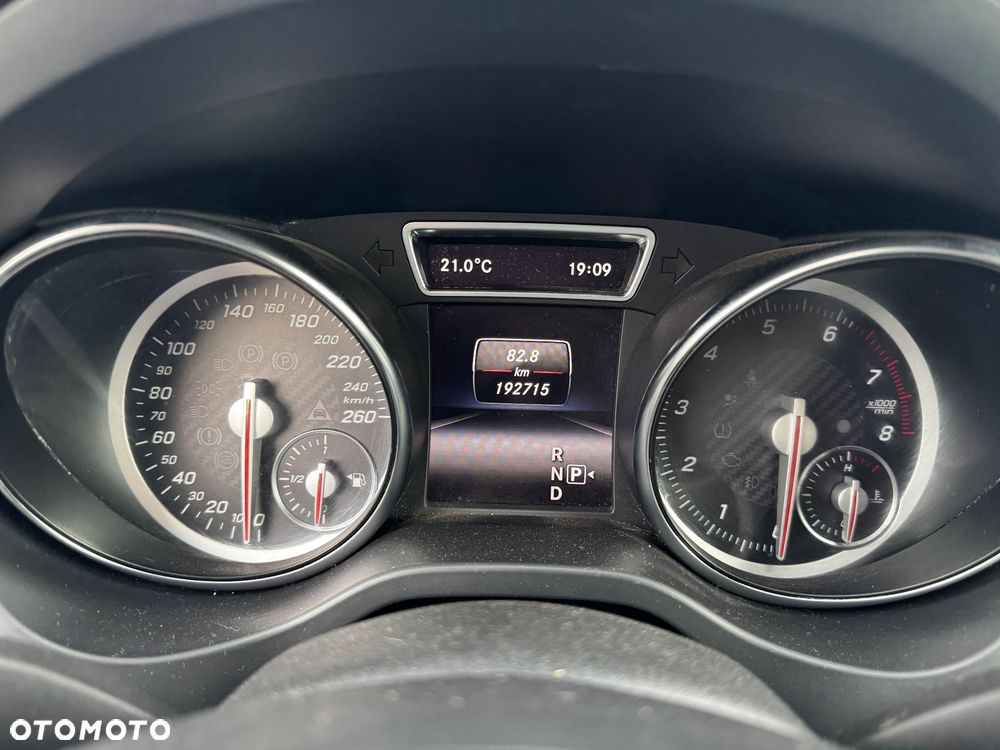 Mercedes-Benz CLA 250 7G-DCT - 11