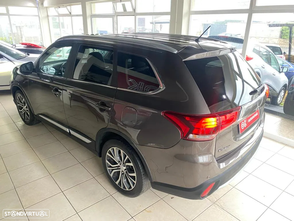 Mitsubishi Outlander 2.2 DI-D Intense - 4