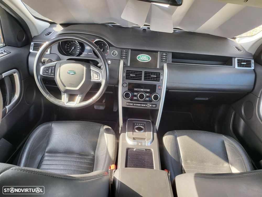 Land Rover Discovery Sport - 12