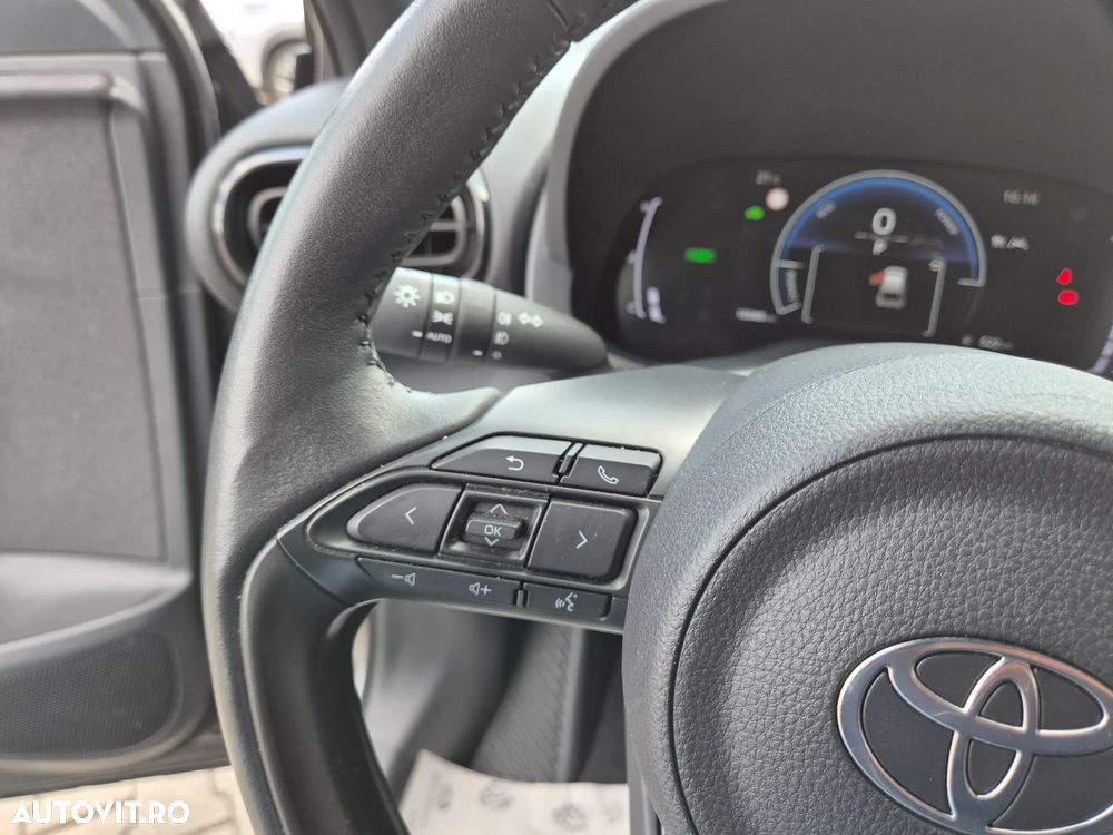 Toyota Yaris Cross 1.5 VVT-i HSD 4x2 Dynamic - 21