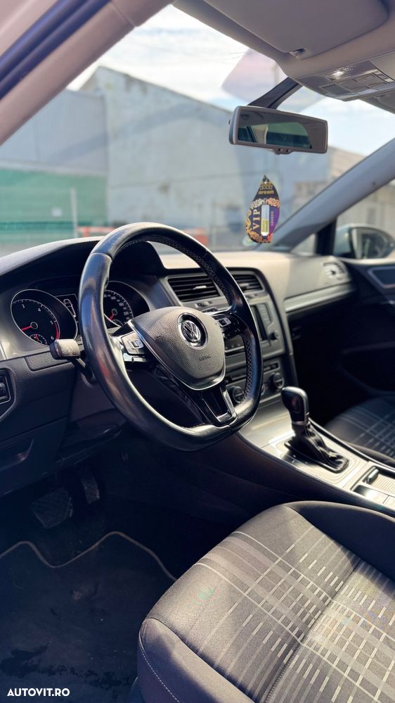 Volkswagen Golf 1.6 TDI BlueMotion Technology DSG Lounge - 8