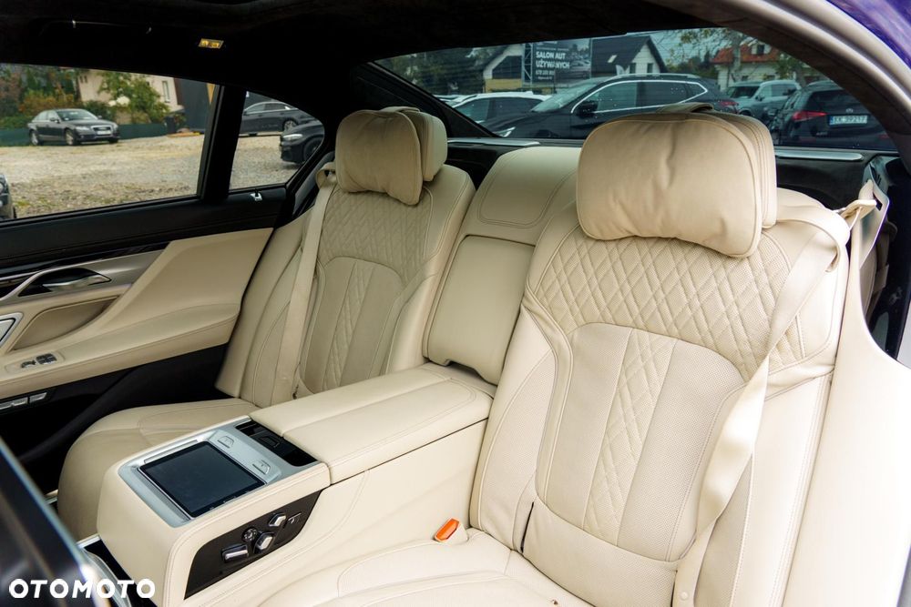 BMW Seria 7 - 34