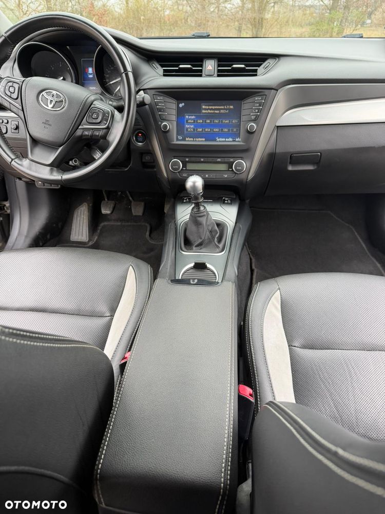 Toyota Avensis 2.0 D-4D Prestige - 15