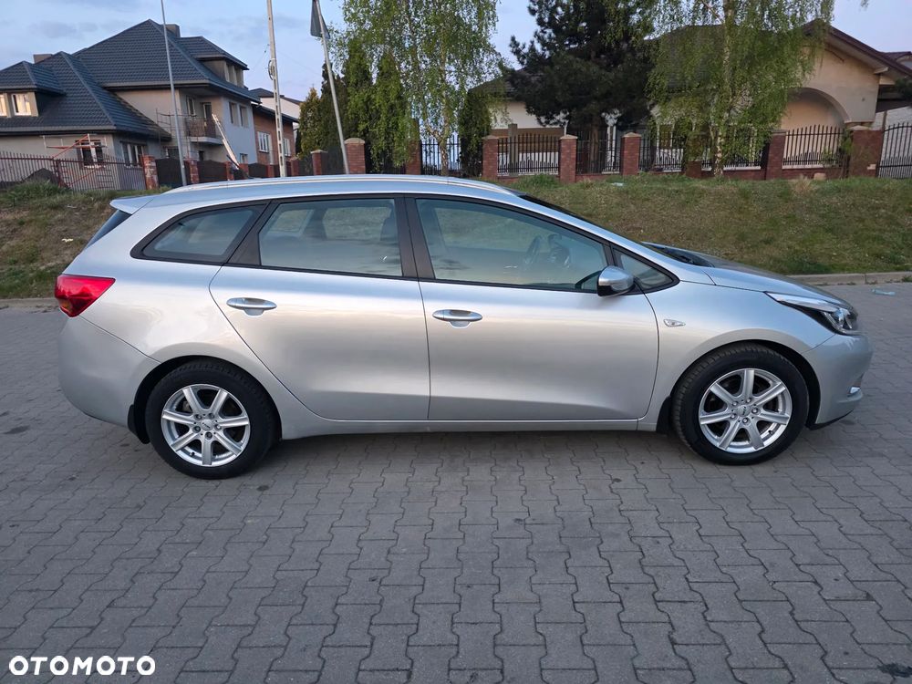 Kia Ceed - 9