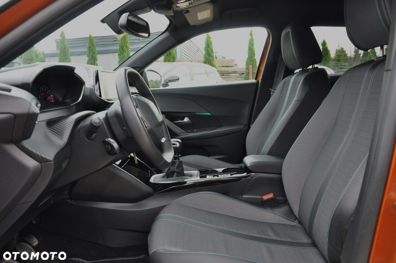 Peugeot 2008 1.2 PureTech Allure Pack S&S - 17