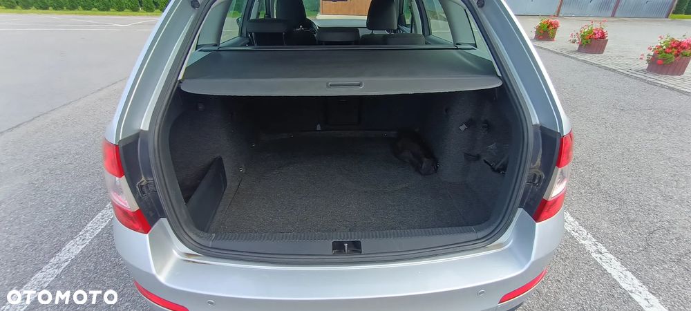 Skoda Octavia 1.6 TDI DPF DSG Elegance - 21