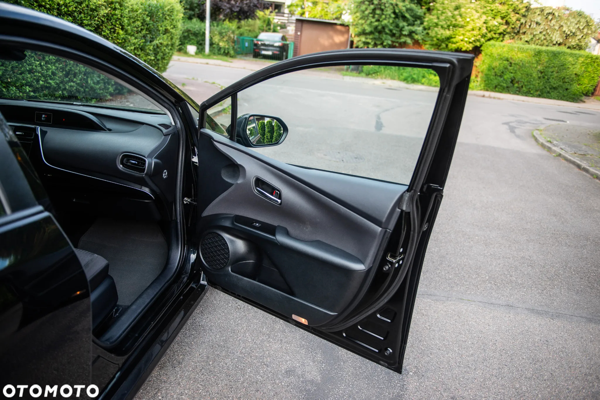 Toyota Prius 1.8 Hybrid Premium - 23
