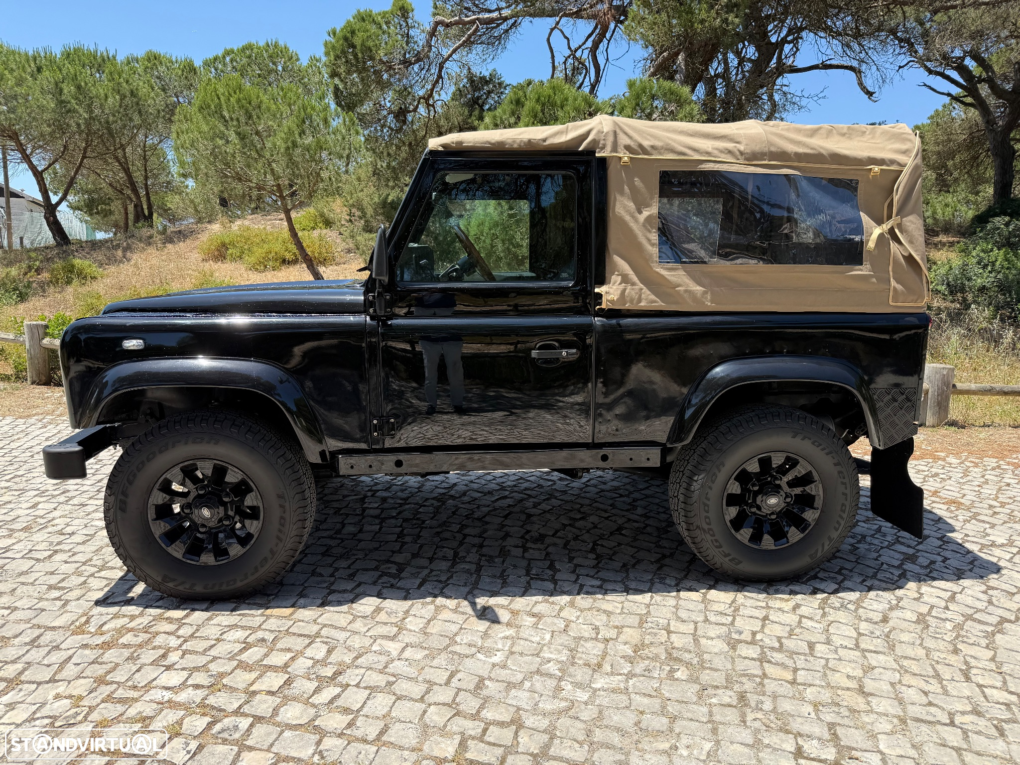 Land Rover Defender 90 2.5 Td5 Soft Top - 28