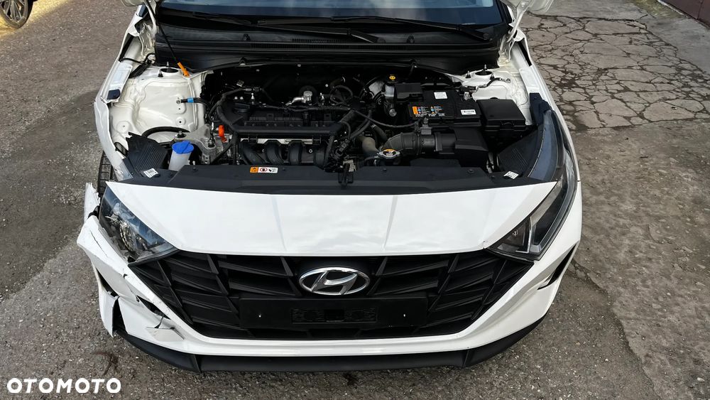 Hyundai i20 blue 1.2 Pure - 10