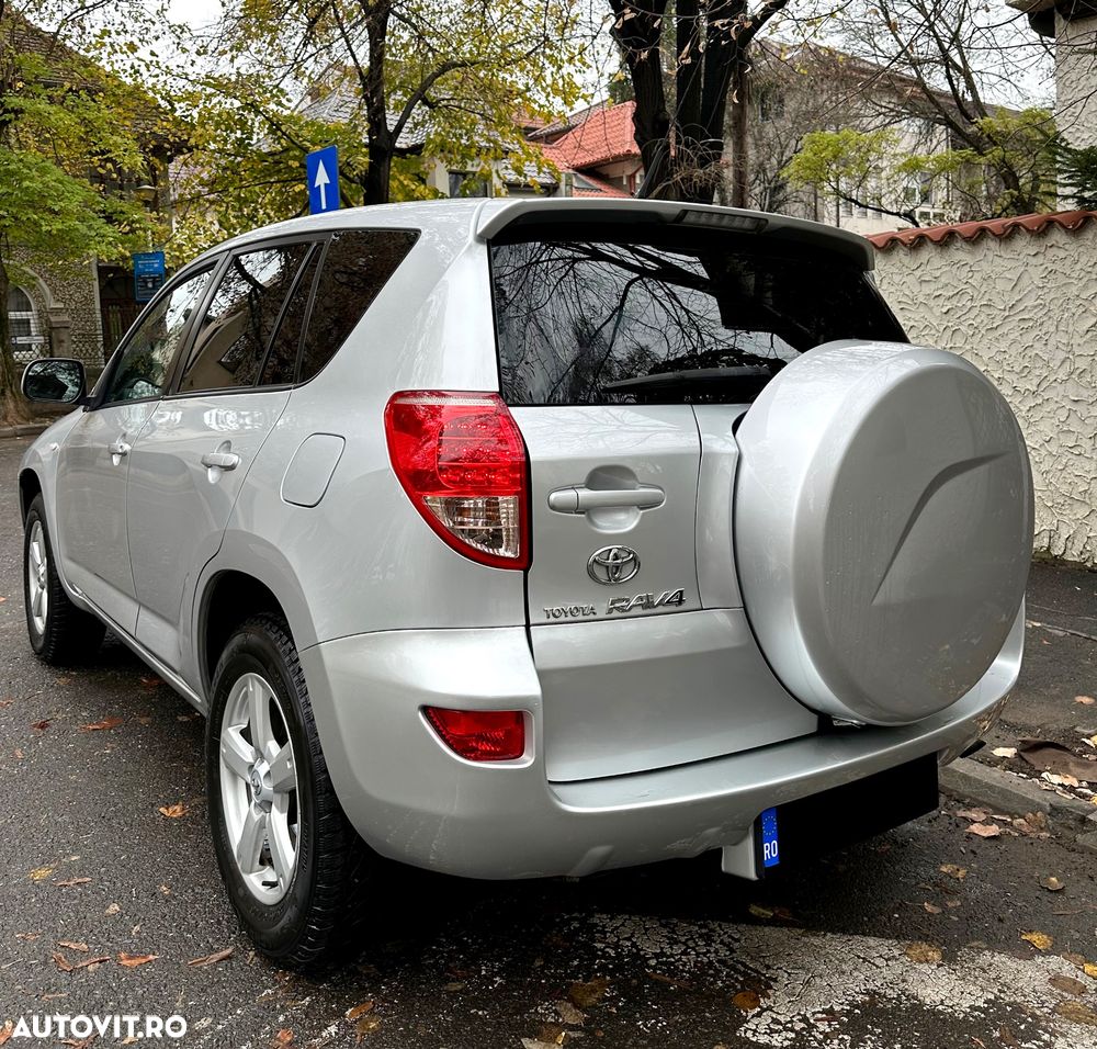 Toyota RAV4 2.2 D-4D Executive - 3