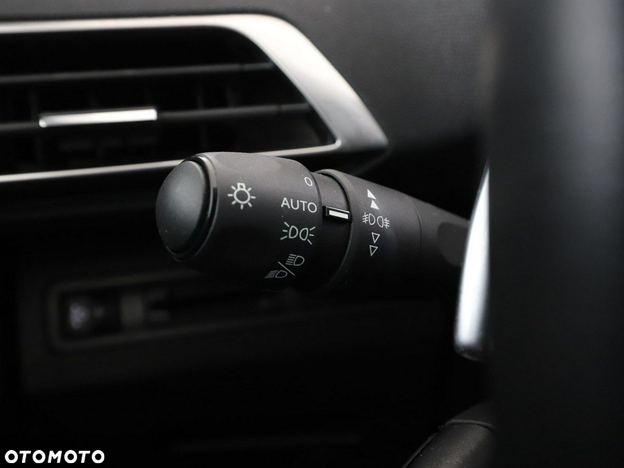 Peugeot 5008 1.2 PureTech Active S&S EAT8 - 34
