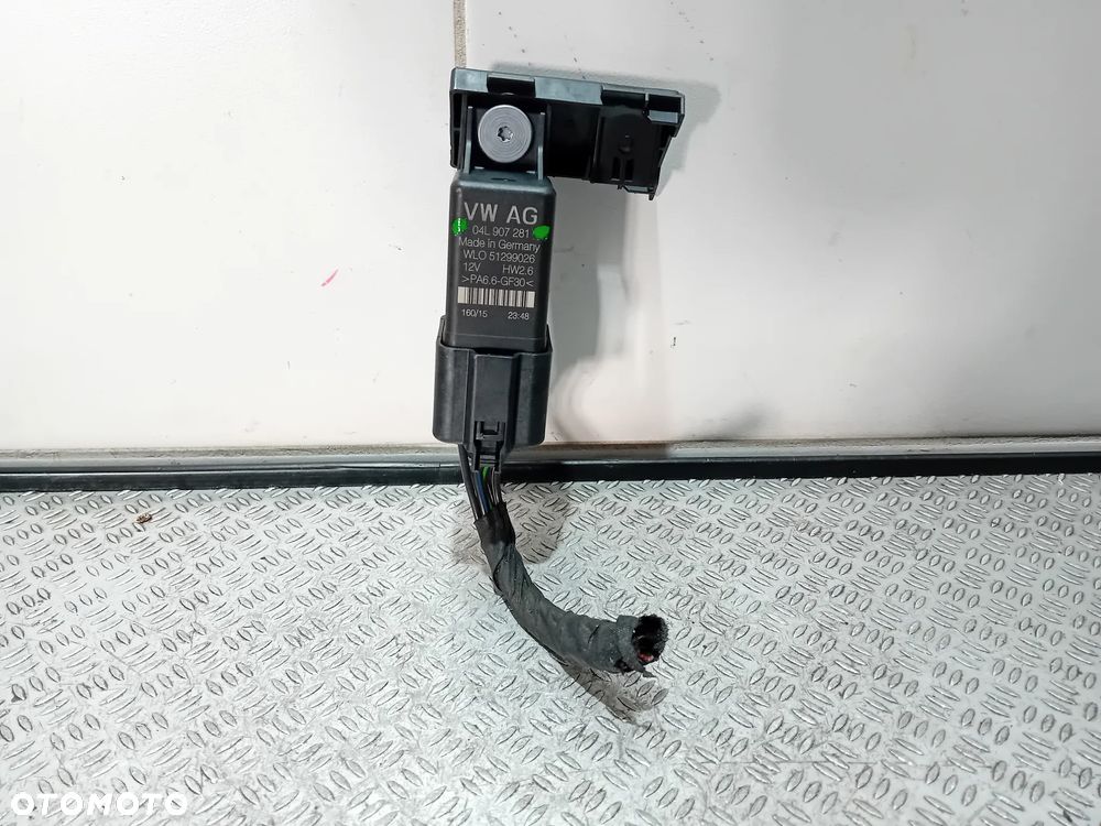 przekaźnik świec żarowych Audi Q3 2.0 TDI 2015 04L907281 - 1