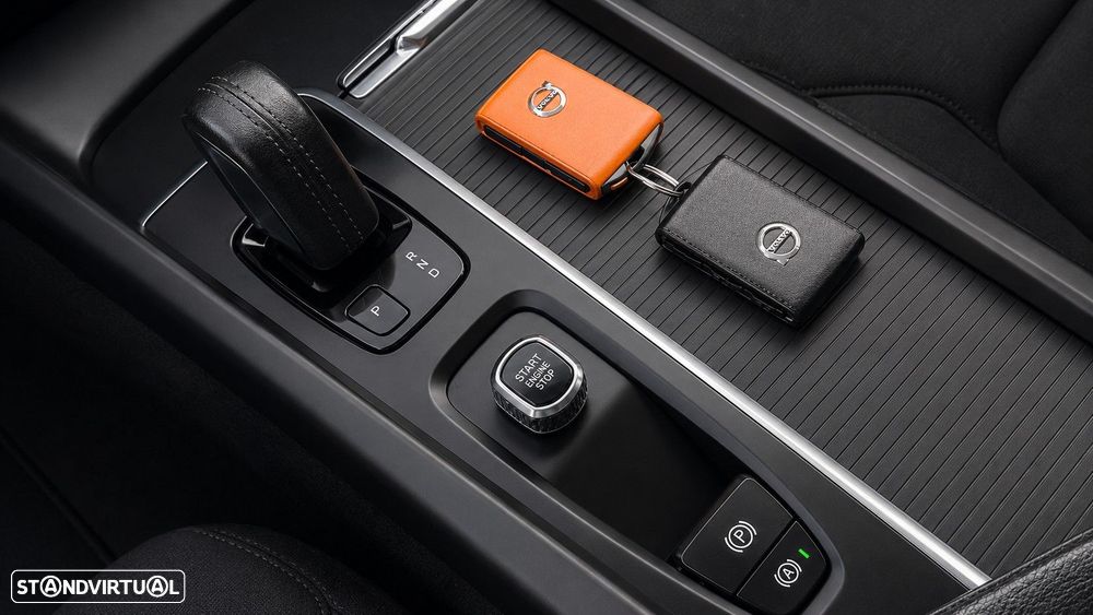 Volvo V60 2.0 B4 Momentum Geartronic - 26