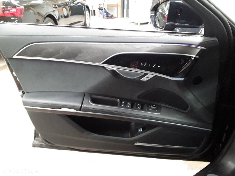 Audi A8 - 5