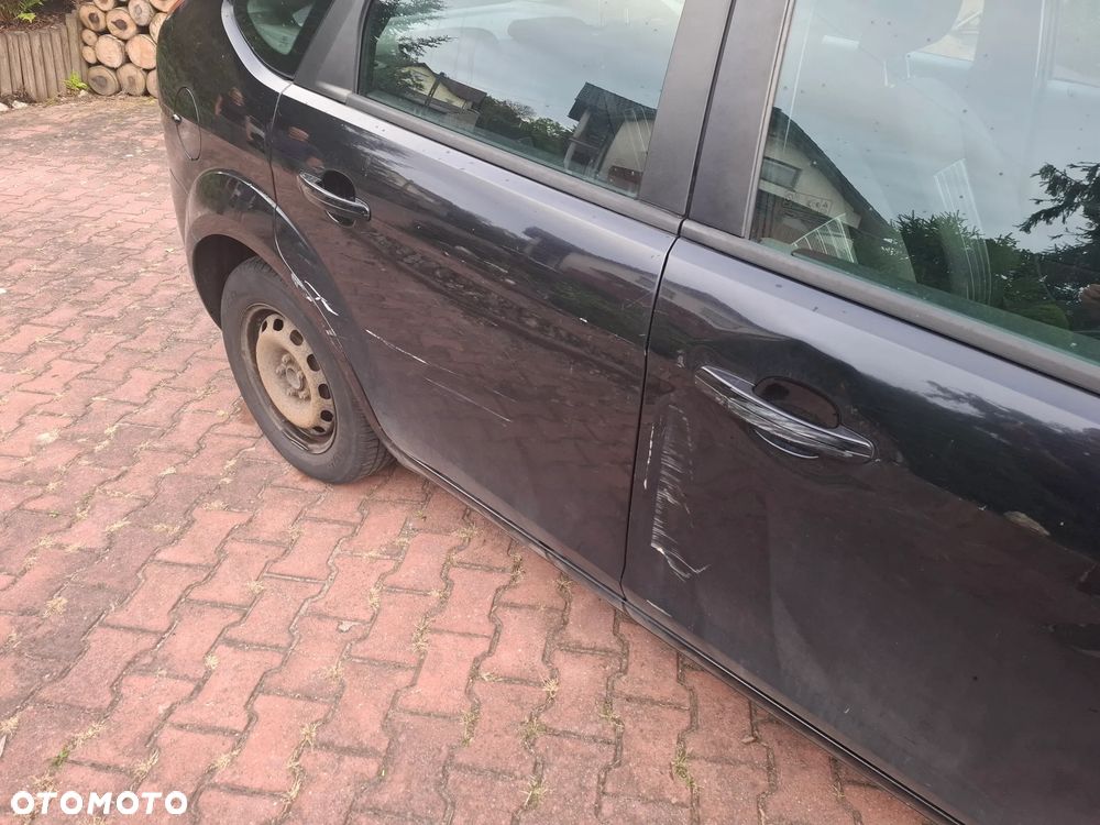 Ford Focus 1.6 Trend - 10