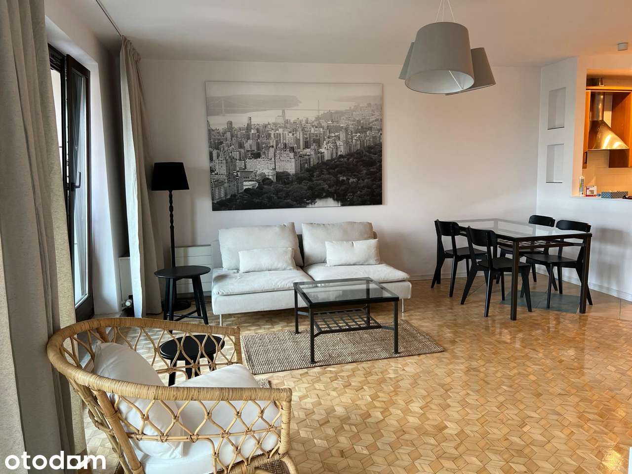 Apartament w sercu Warszawy z widokiem na Plac Grzybowski