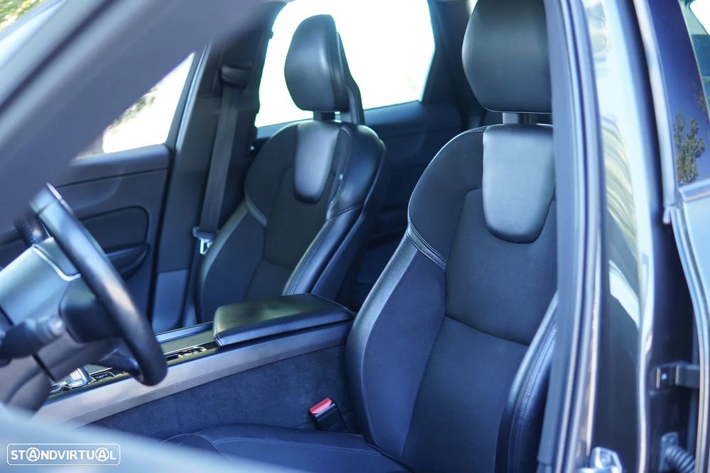 Volvo XC 60 2.0 T8 PHEV Momentum Plus AWD - 55